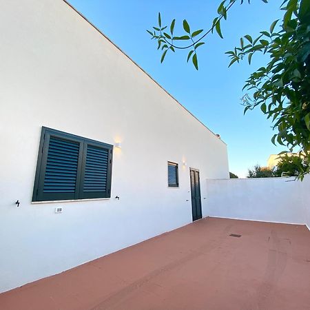 La Casa Di Nina Lägenhet Surano Exteriör bild