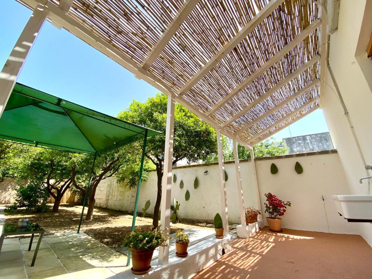 La Casa Di Nina Lägenhet Surano Exteriör bild