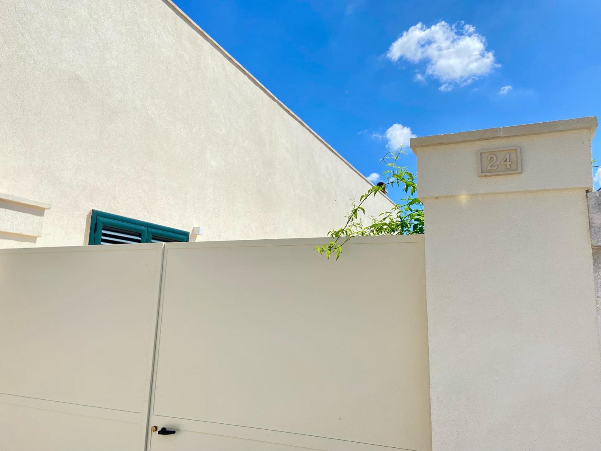 La Casa Di Nina Lägenhet Surano Exteriör bild